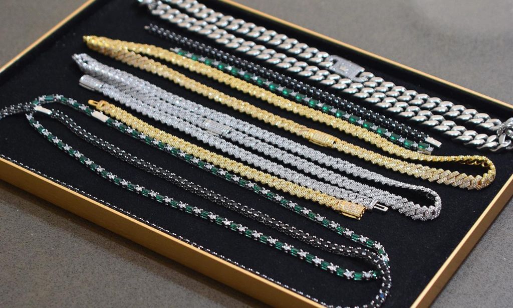 The Complete Guide to Iced Out Chains